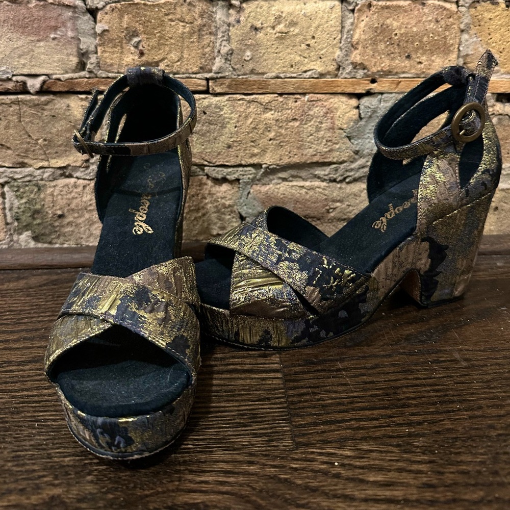 FREE PEOPLE Platform Heels